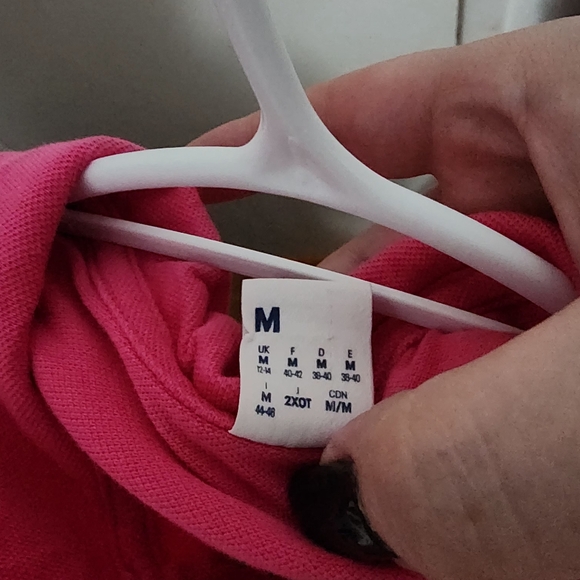 Reebok | cut out crop top nwot. - Picture 2 of 4